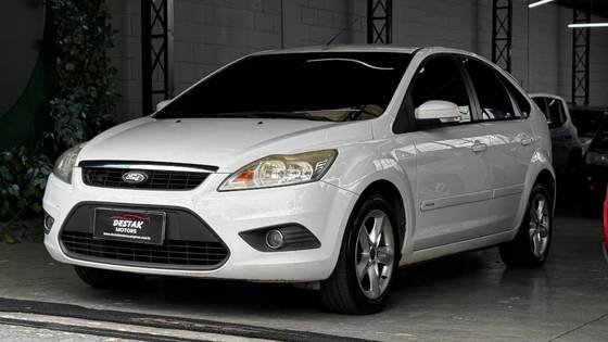 FORD FOCUS 2.0 GLX 16V FLEX 4P AUTOMÁTICO